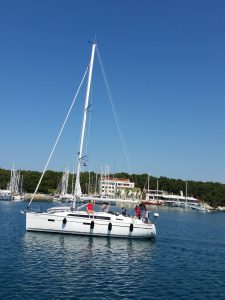 Die "Alani" samt Crew auf dem Weg gen Süden.