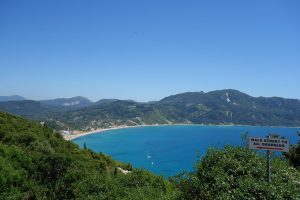 Die Bucht von Agios Georgios