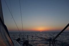 Der erste Sonnenuntergang der Überfahrt
